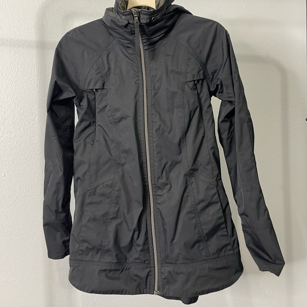 Lululemon fo drizzle coat